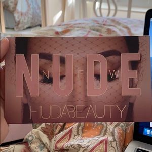 Huda Beauty Nude Palette